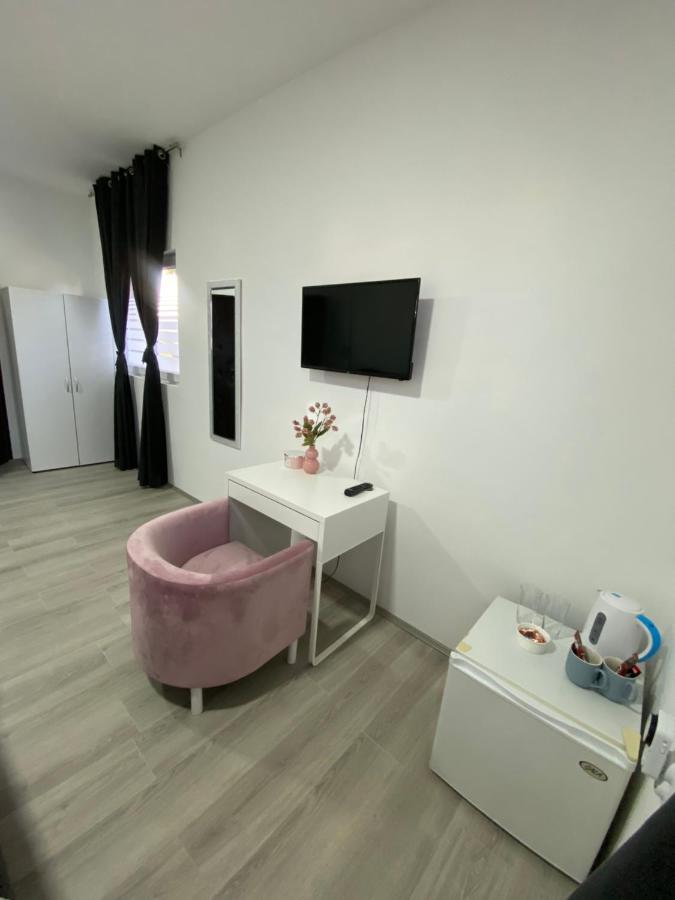 Apartmani Home Zajecar Bagian luar foto