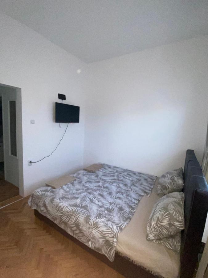 Apartmani Home Zajecar Bagian luar foto