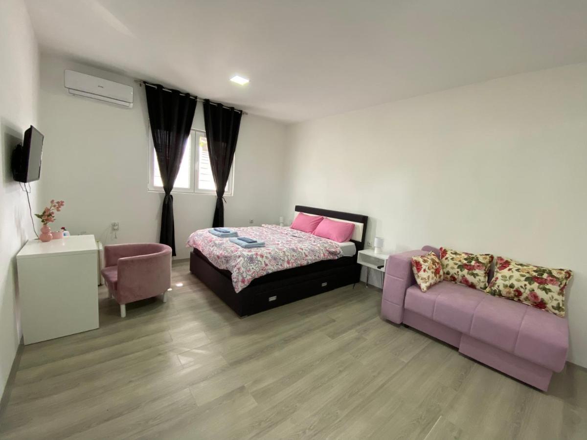 Apartmani Home Zajecar Bagian luar foto