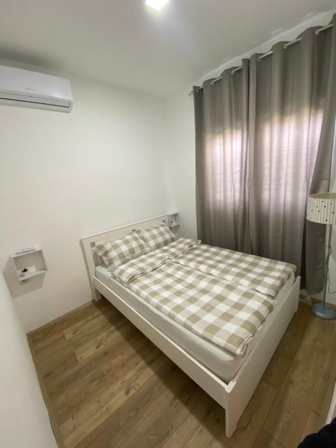 Apartmani Home Zajecar Bagian luar foto